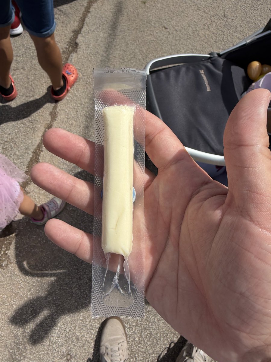 guillothepilot's tweet photo. Hey @Walmart, where is the rest of my cheese? 🤣 https://t.co/8FVTbYBoAR