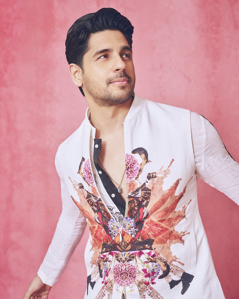Sidharth Malhotra tweet media