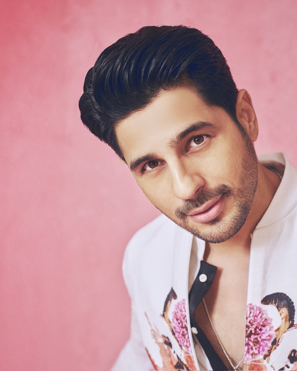 Sidharth Malhotra tweet media