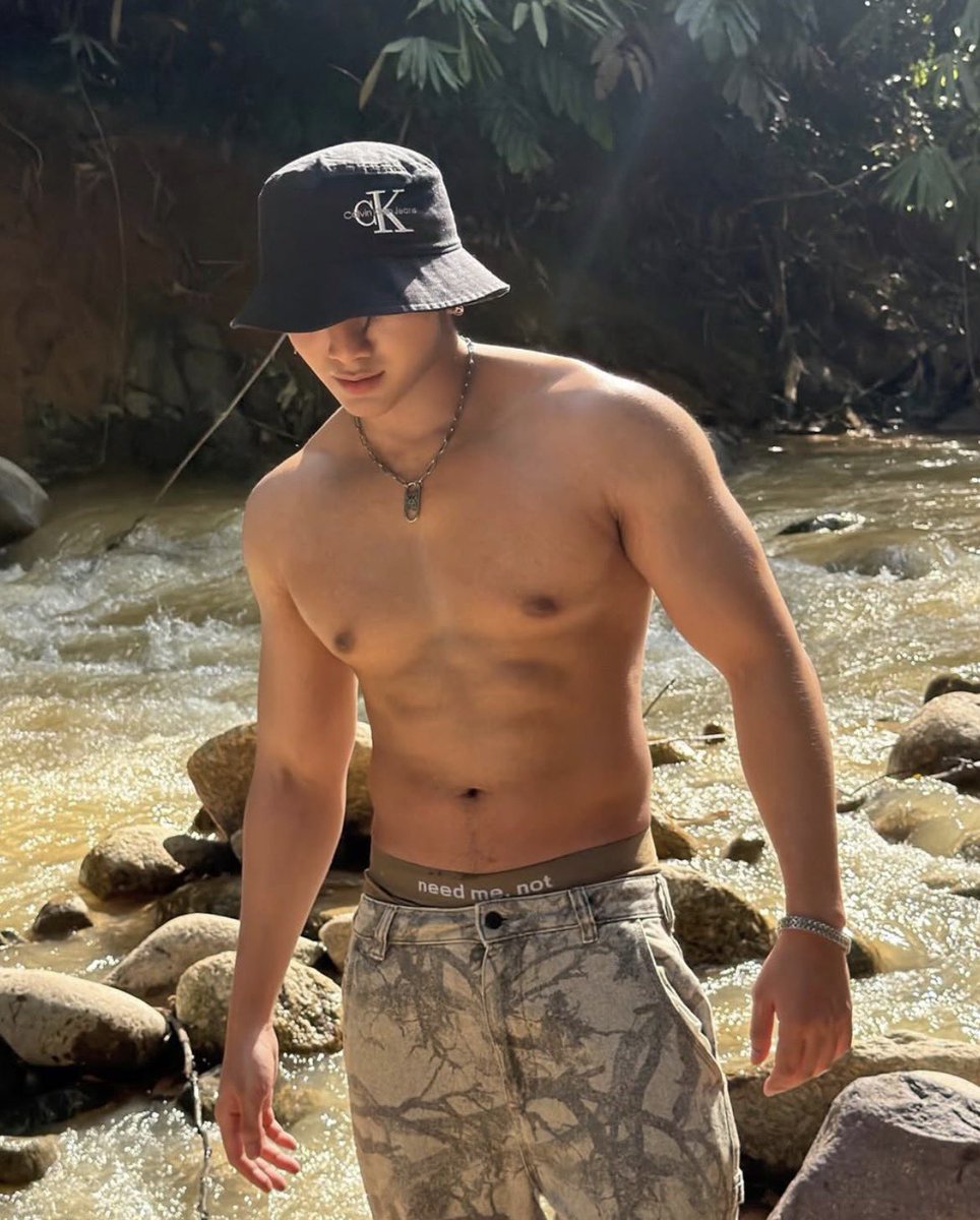 Daily Hot Dudes tweet media