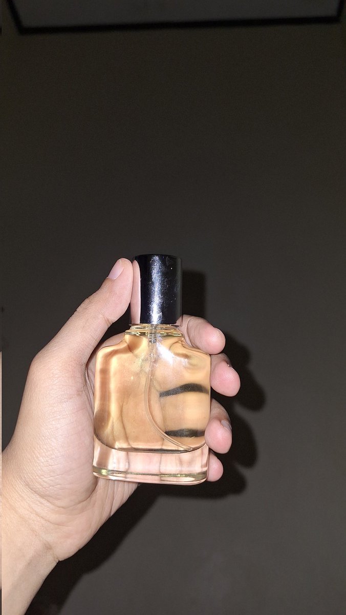 semogalebihbae's tweet photo. suddenly life is worth living again!! 1st time ke gede bage, racik parfum, smell single note, hand sniffing, liat bojongsoang haha~ so much blessin to know that👍 even after all ak draining tapi funnn!! https://t.co/Kbvcr8nKC1