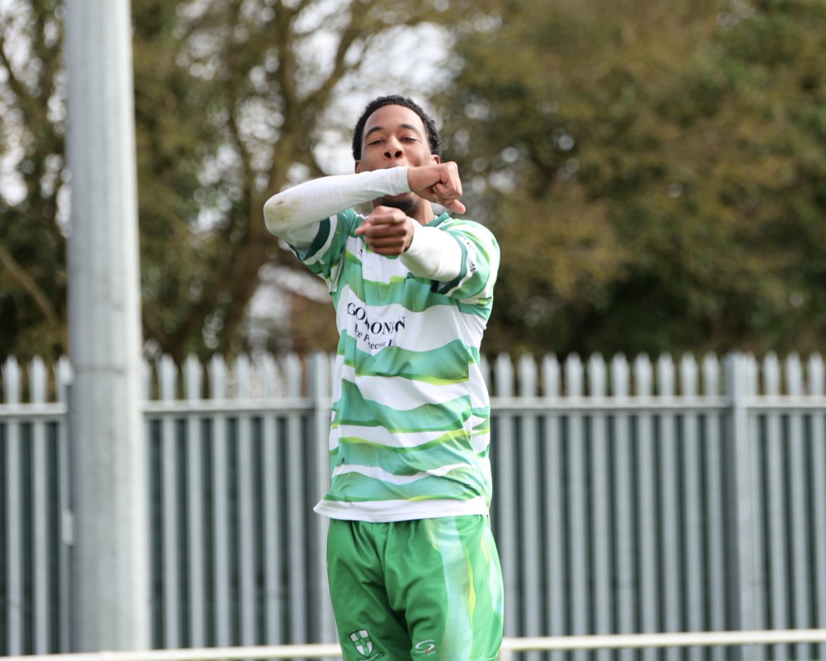 ‘Pitchside Bob’ Sharman tweet media