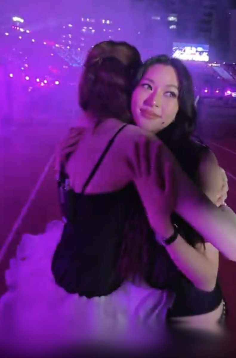 หมูงึมงัม🪐 tweet media