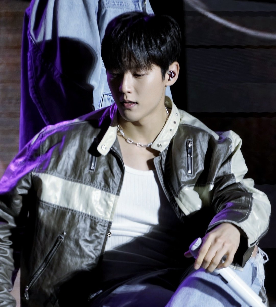 내일도모레도널부를래(를래) tweet media