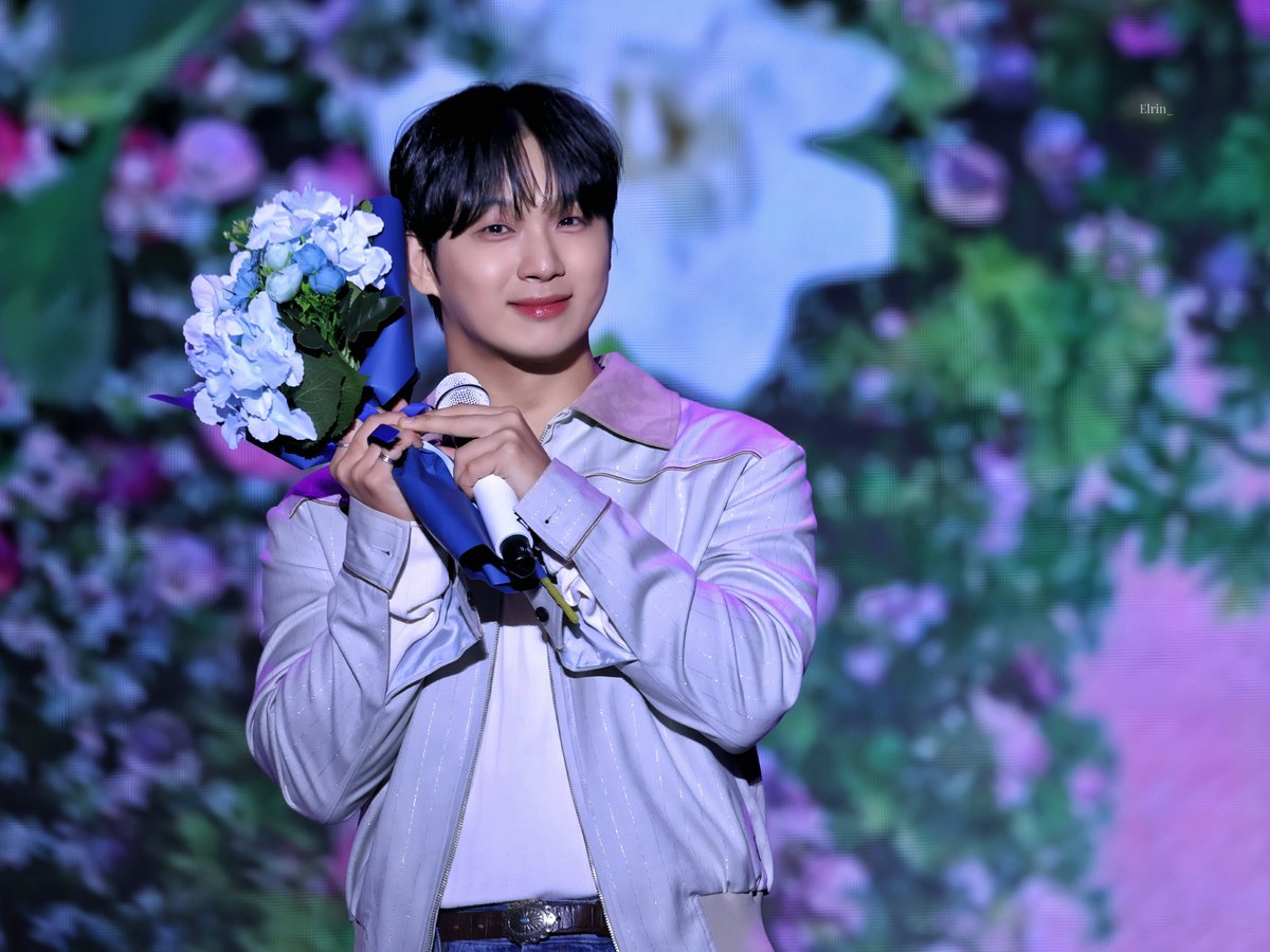 Elr_btob's tweet photo. 260404 조이플 콘서트 

💐

#비투비 #BTOB 
#임현식 #LIMHYUNSIK
@BTOB_IMHYUNSIK https://t.co/noD3lbO9Sz