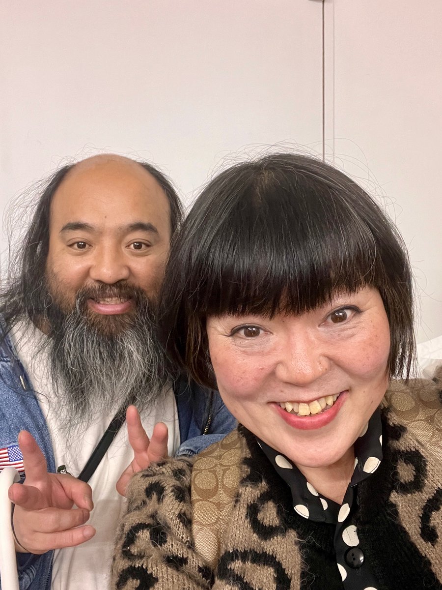 toshiechan4649's tweet photo. SOULSOUP再会👫✨
↓
街で偶然🤣‼️
ホント偶然
いや待って
これ仕込みじゃないの😳💥
この広い世界でまた会う!?😂💕
こんなことある???
運命すぎるでしょ😎✨
しばし立ち話…楽しかった~☺️
#ヒゲダン #SOULSOUP #榊原卓志 #としえちゃん #奇跡の再会 #運命すぎる https://t.co/Kc1T6CYtr2