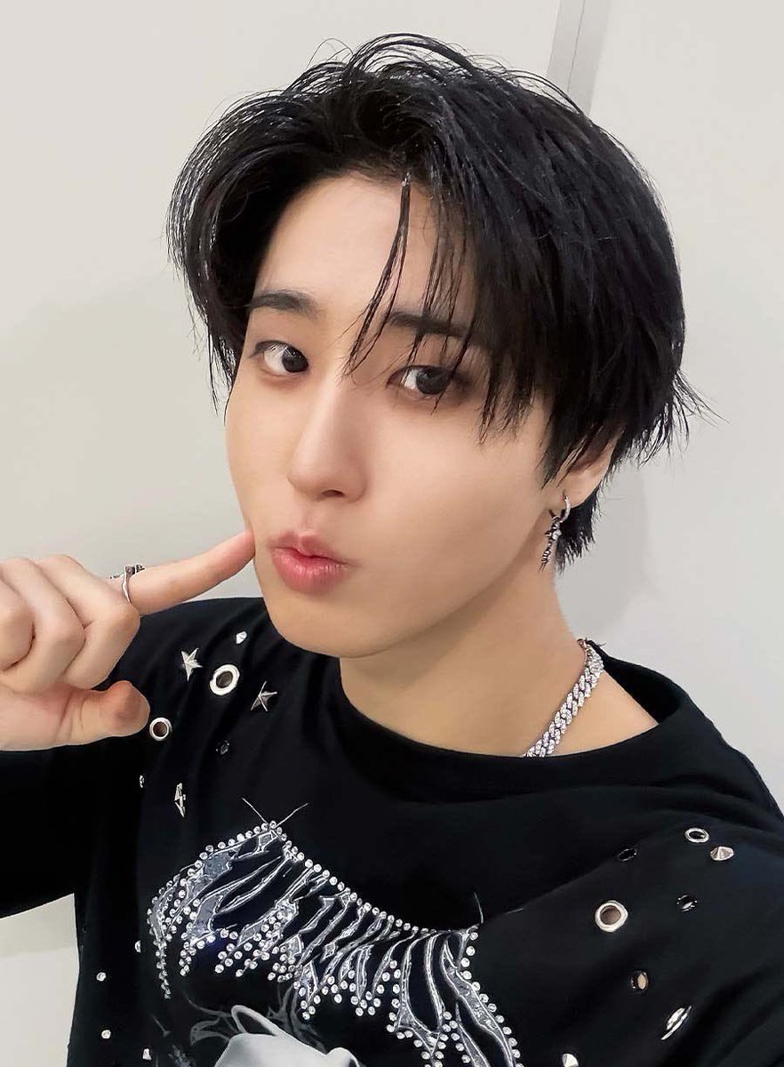 perni🐰ྀི tweet media