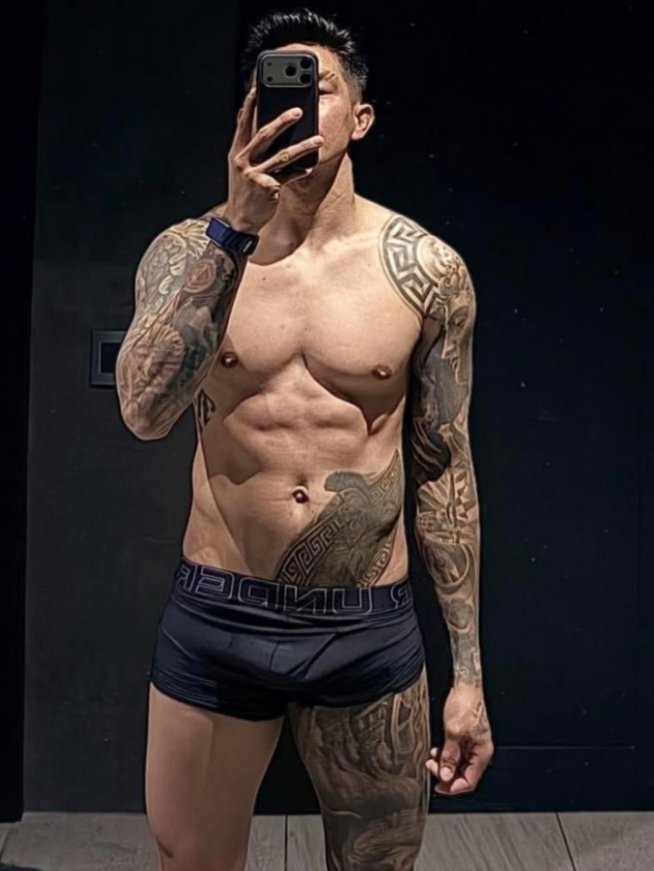 heirrence's tweet photo. ugh Ion 🤤 https://t.co/ZghUaZC4Vk