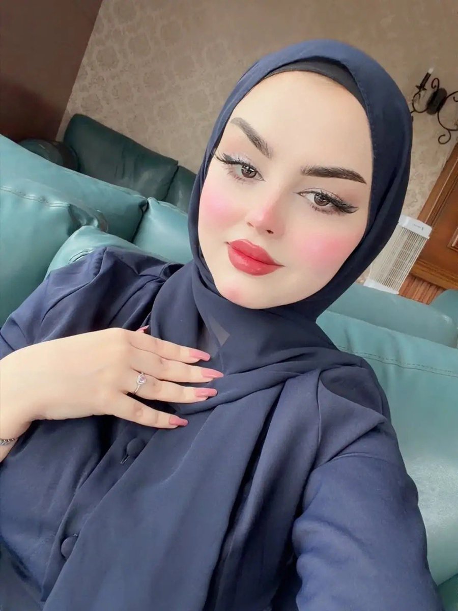 عبد خاضع لمولاتي امل tweet media