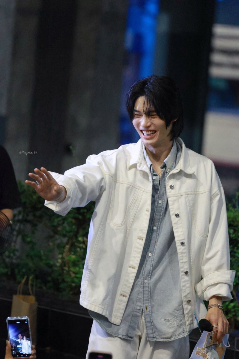 พี่น้องวิน 🥰🥰

WIN METAA FNV26 MAGIC
#GMMTVFANIVAL2026xWin
#winmetawin