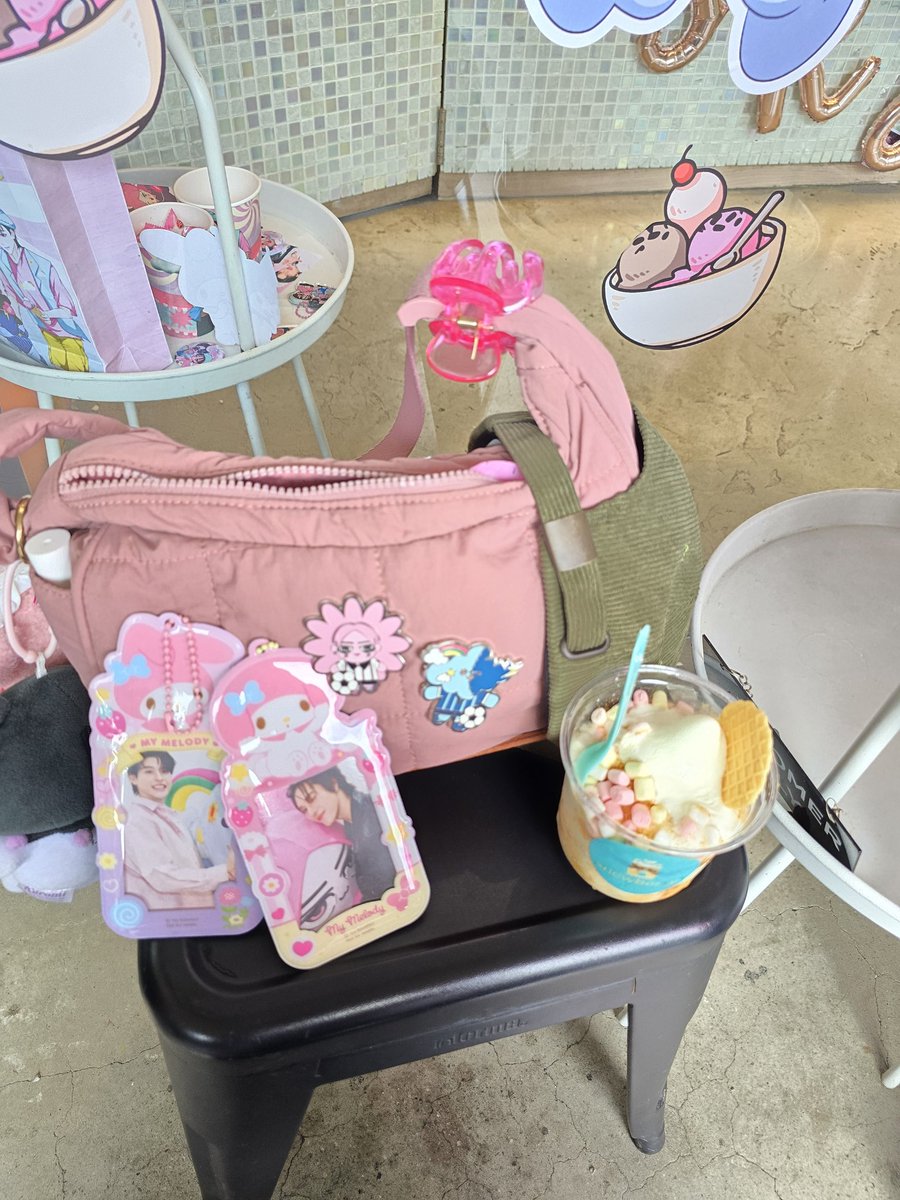 𝓛𝓮𝓮 • 🩵🩷 tweet media