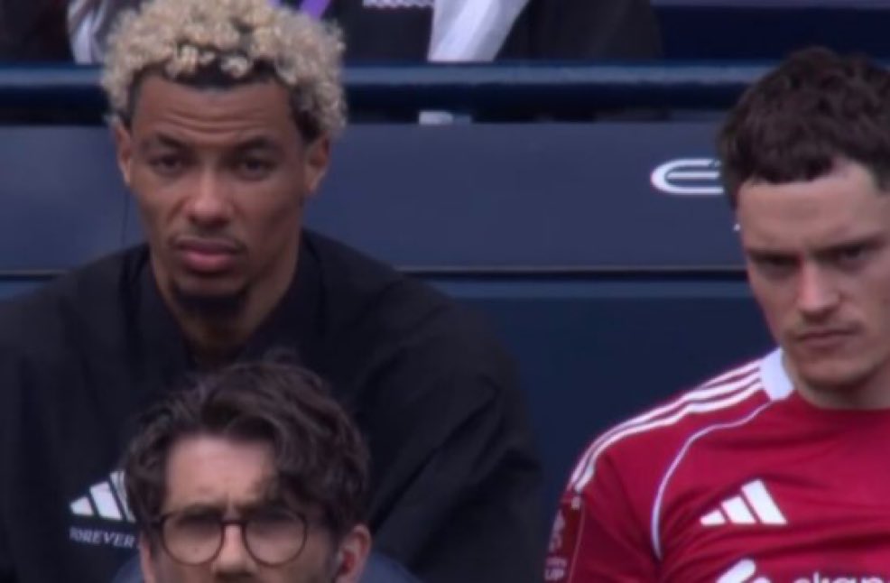 𝒚𝒆𝒃𝒊 ♡ tweet media