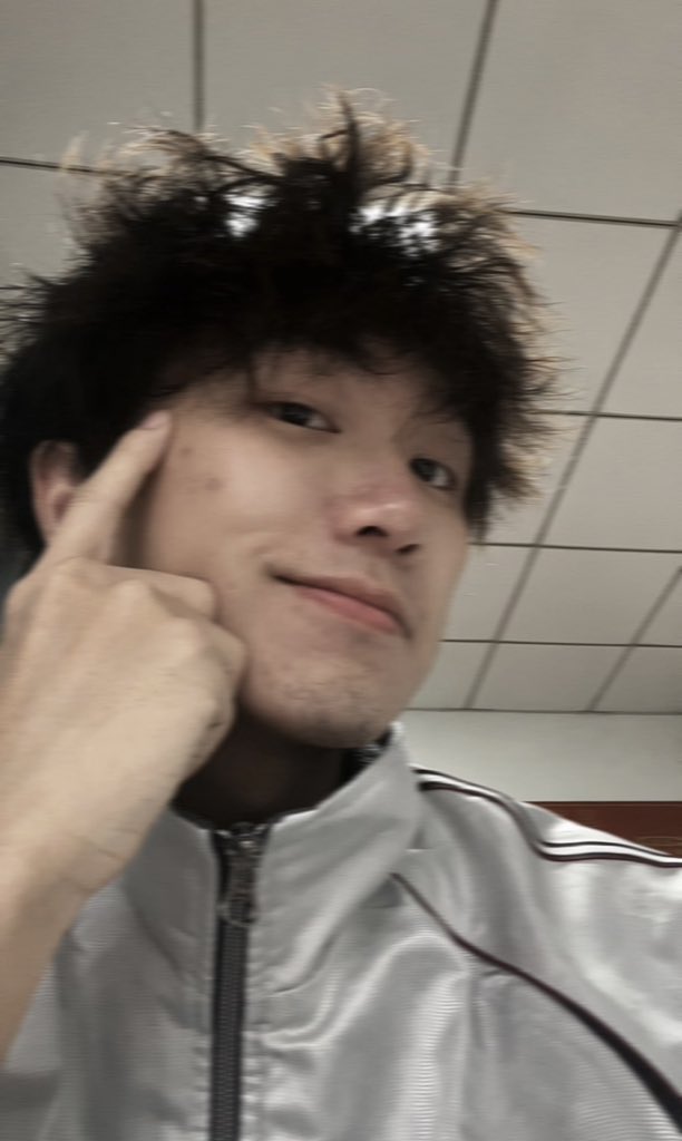 三根钢板男 tweet media