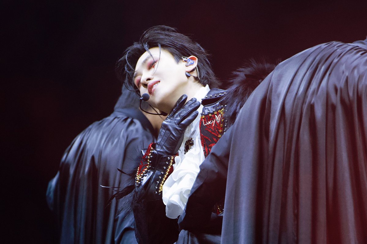 露西西嘻嘻-Lucy tweet media