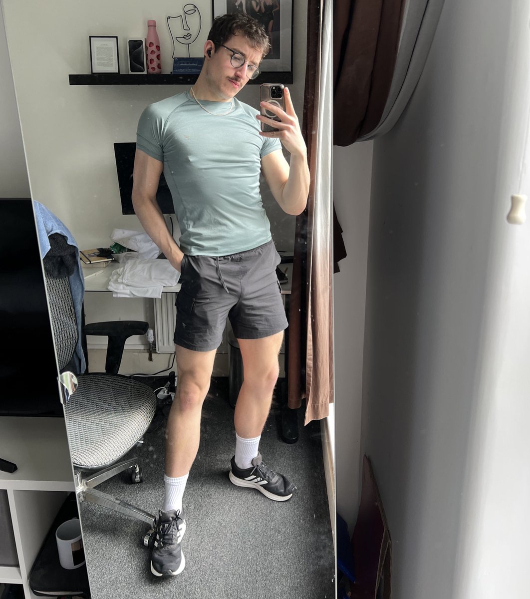 Blue Aloud tweet media