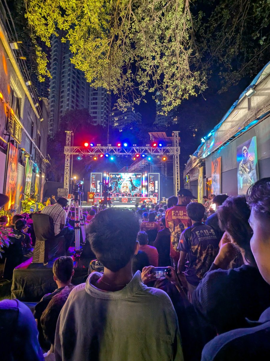 FAUGDomination's tweet image. Full house for the first-ever LAN finals for a made-in-India game. No pressure. 😂 #madeinIndia #esports #gamedev