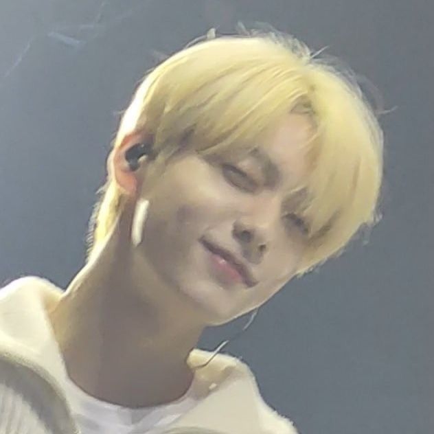 7th year: cia . 𖣂 ݁˖ tweet media