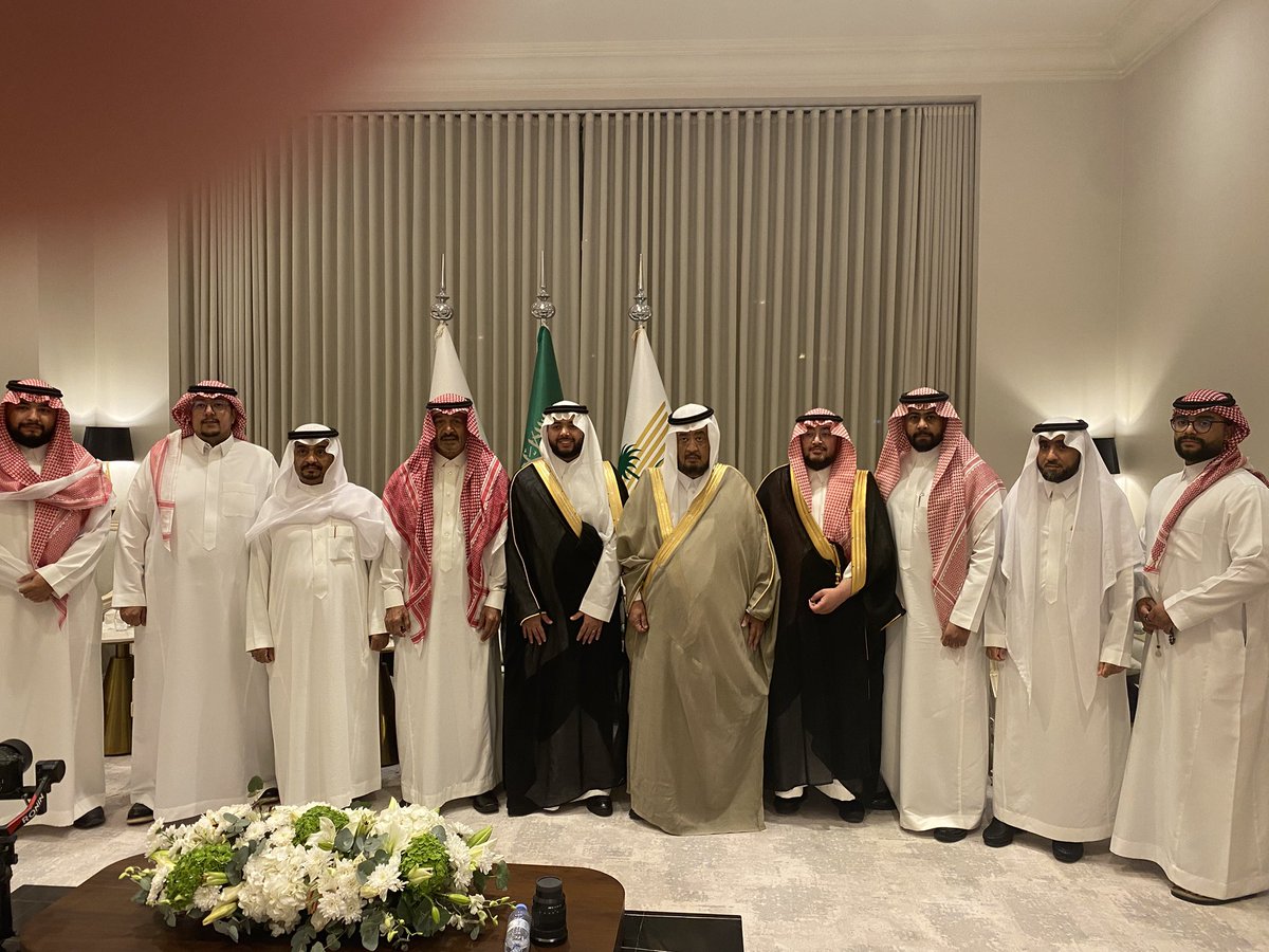 alsanawi9's tweet photo. شرف صاحب السمو الملكي الأمير عبدالعزيز بن محمد بن عبدالعزيز، وبحضور معالي مساعد وزير الداخلية د هشام الفالح ، حفل وكيل إمارة منطقة جازان الاستاذ وليد بن سلطان الصنعاوي بزواج شقيقه "سعد"، ومشاركة عددٍ من أصحاب السمو والمعالي والمسؤولين https://t.co/lrnMDY2nfe