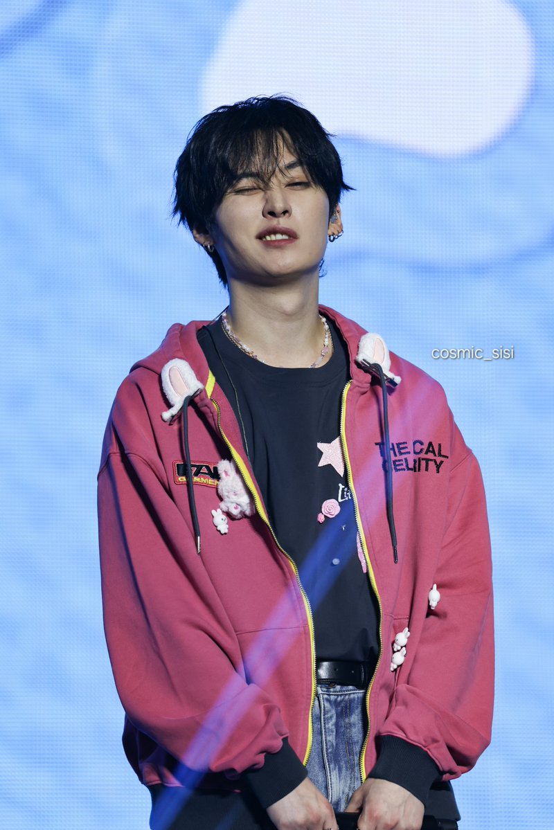 cosmic_sisi tweet media