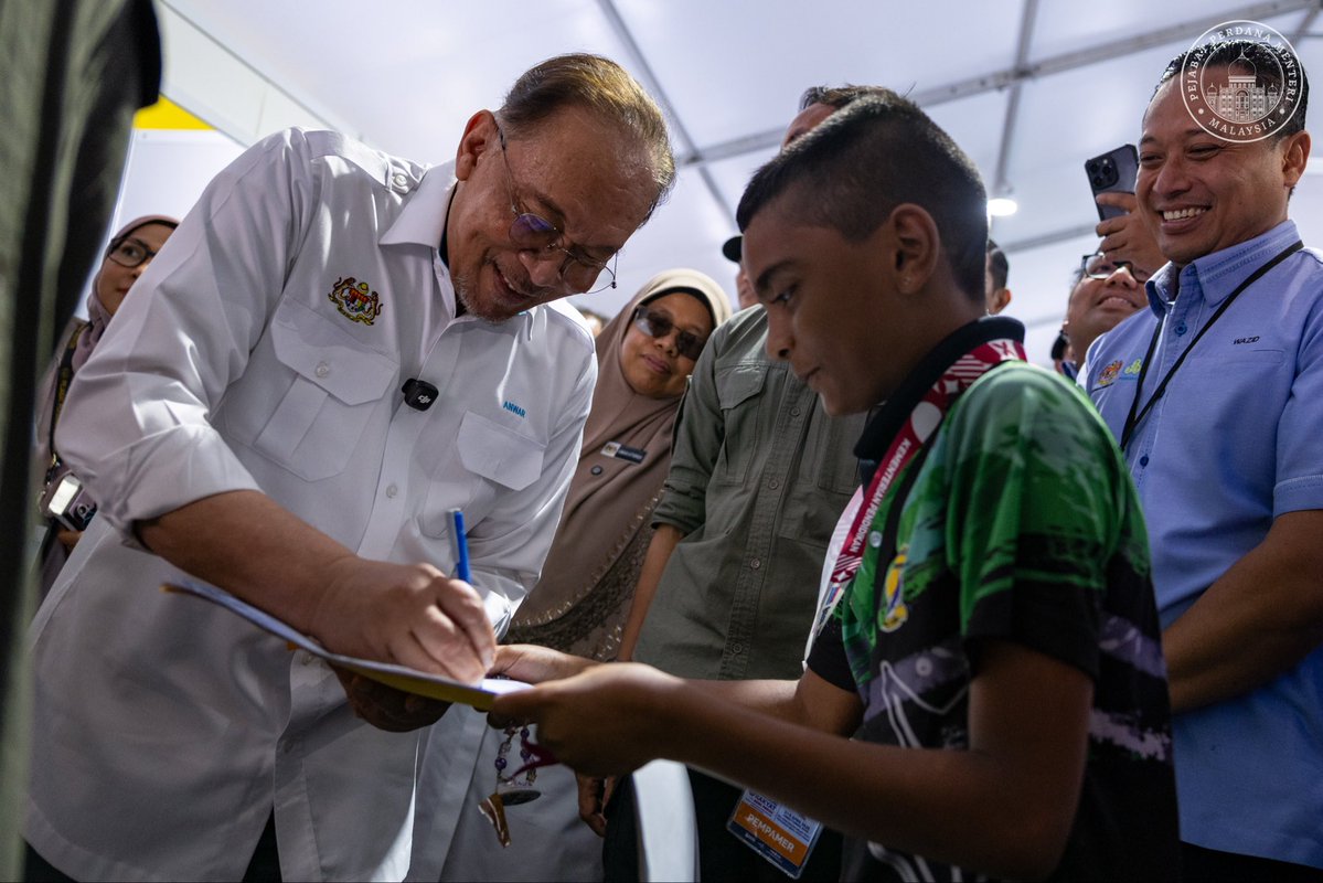 Anwar Ibrahim tweet media