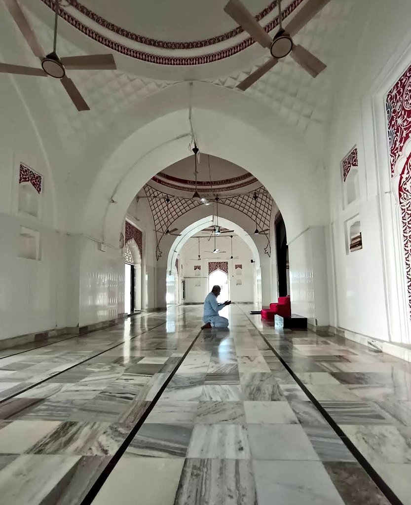 Rustum_0's tweet photo. This mosque was constructed by Rajah Bihruz Khan of Kharagpur principality (59,487 km²). https://t.co/Tk8zF7Jbdz