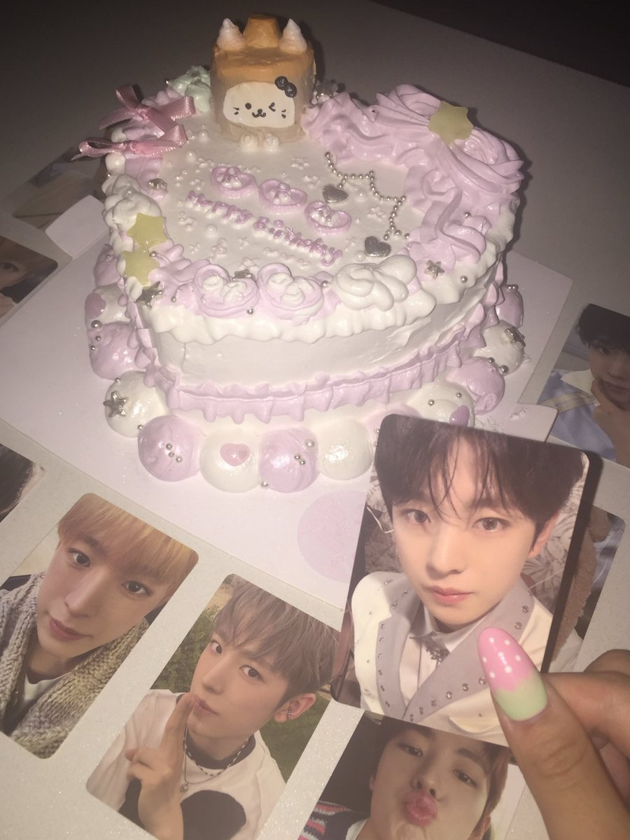 ilys4__'s tweet photo. 0405...♡
#반짝반짝_유우시_생일축하해
#にゃんにゃん_ユウシの_にゃんじょーび
#Twinkle22StarsYUSHI https://t.co/qgR81KMYjh