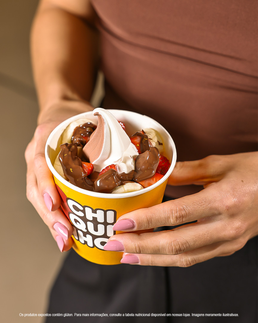 Mais um dia apaixonados por ele: o Top Mix onde você pode escolher suas frutas, um delicioso topping e o seu sabor preferido de sorvete! 💛 #Chiquinho #SeuSorvete #TopMix