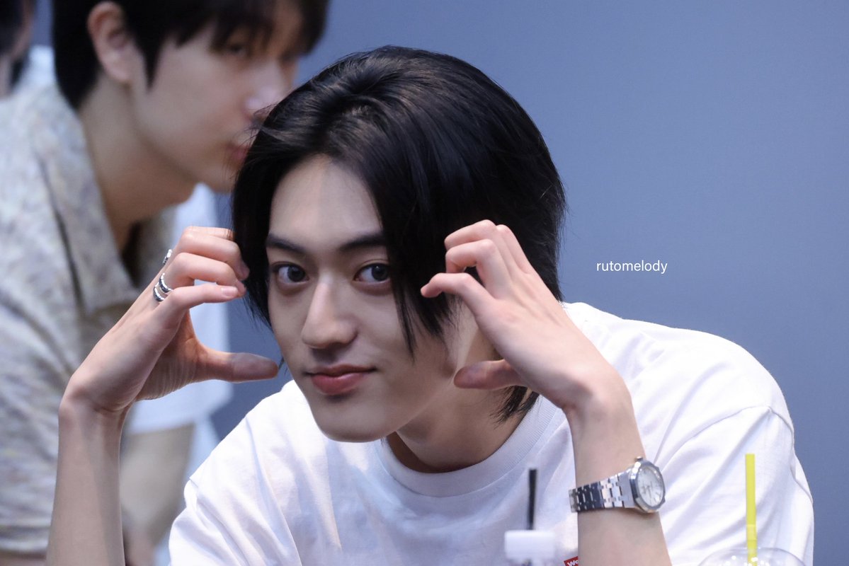 🐰…💤 tweet media