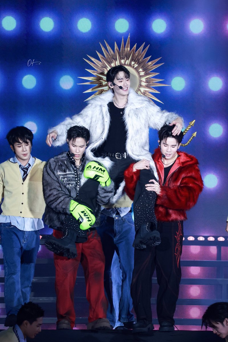 AT ・ ͜ʖ ・ ✿ tweet media