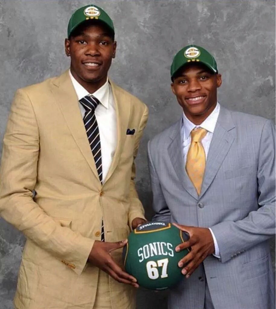 Bring em back

SUPER-SONICS👊🏾👊🏾