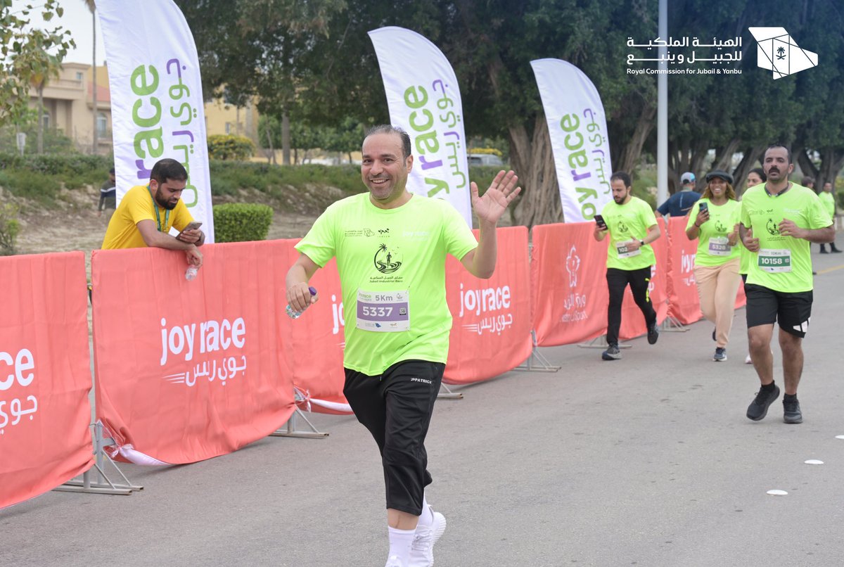 RCJY_Jubail's tweet photo. استضافت الهيئة الملكية بالجبيل سباق الجبيل الصناعية للجري بالتعاون مع شركة @jabeenSa وشركة @joyrace_ksa وذلك بمشاركة 950 عدّاء من 35 جنسية، يتقدمهم الرئيس التنفيذي 
م. محمود الذيب @_maltheeb 

#صناعة_وحياة https://t.co/z7gMkKt6vE