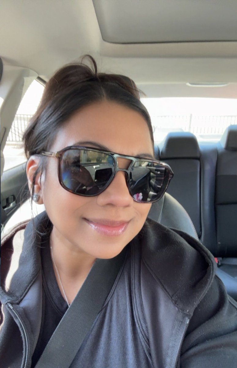 MelC930's tweet image. Good Morning peeps ☀️ 

Never underestimate the beauty of a smile fueled by genuine joy 💛☺️ ✨ 

Gym time then a day filled with endless possibilities 😎 

Have a great day ☀️ 

#Saturday
#SpringBreak