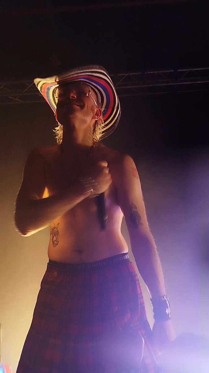 🍉 Danny Medusita 🪼 saw Joost's titties tweet media