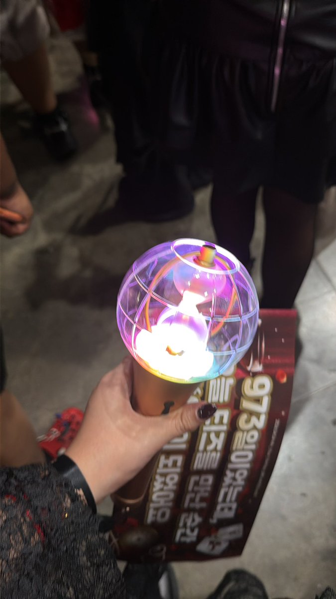 bxdotns_'s tweet photo. lost the top of my lightiny 😭😭😭
#In_Your_Fantasy_BKK https://t.co/wXcXdaZqWa