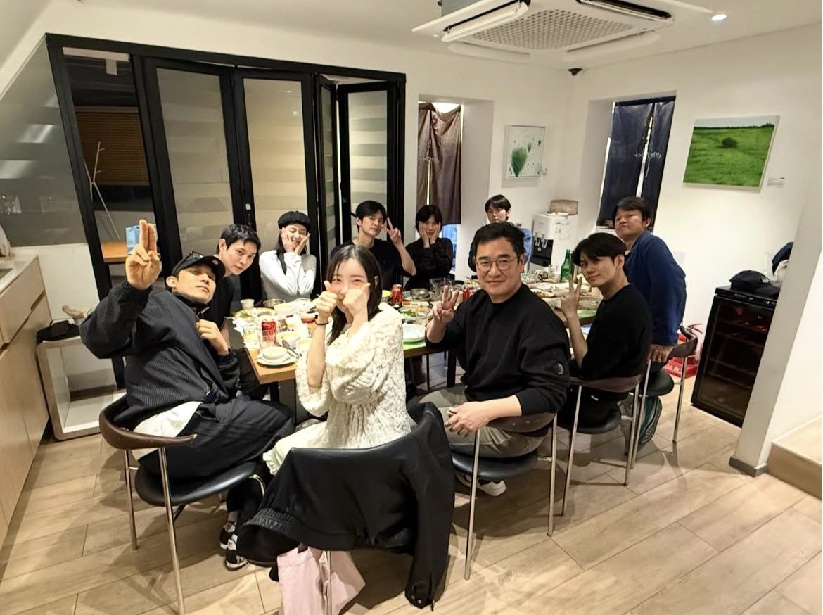 손이너무큼..  상이님손만보여요