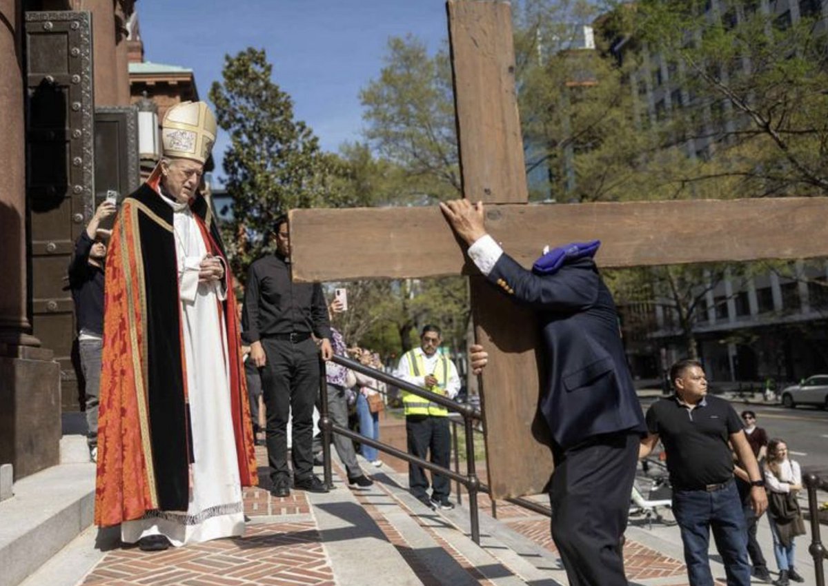 CathStandard's tweet image. Check out the photo gallery of Good Friday Way of the Cross procession and Liturgy at the Cathedral of St. Matthew the Apostle in Washington, D.C. 
👉  bit.ly/4va7D9R
#GoodFriday #HolyWeek2026