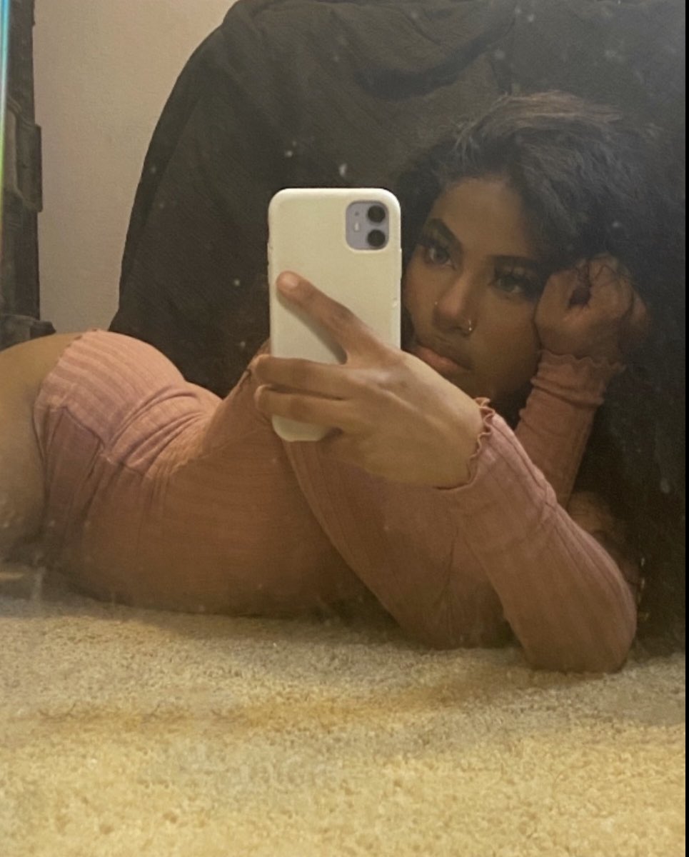 AikoOzara's tweet image. Sometimes I miss being itty bitty 
.
.
.
#melanin #blackgirlmagic