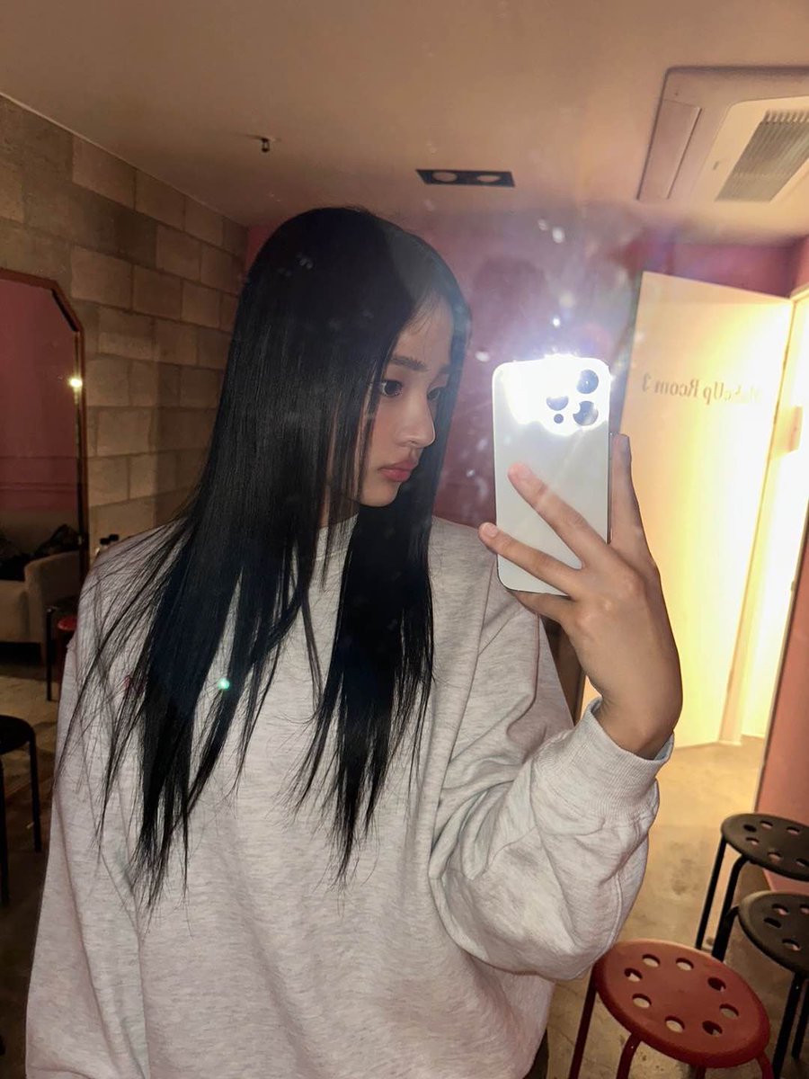 n년전 오늘의 민지 tweet media