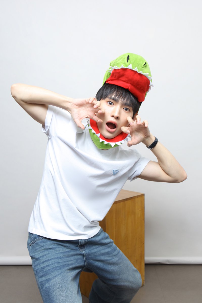 TPST__official's tweet photo. [🎉TEMPEST DAY]

2026.04.05 LEW DAY

HAPPY BIRTHDAY TO LEW
LEW의 생일을 축하합니다💚

#TEMPEST #템페스트
#LEW 
#HAPPY_LEW_DAY https://t.co/hiLsBLwrUH