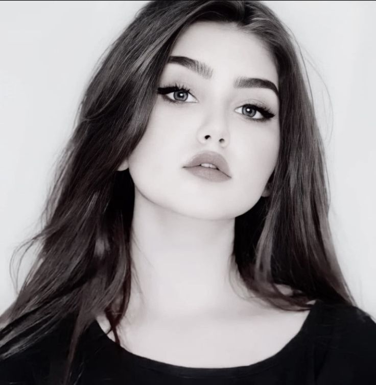 حَـــلا tweet media