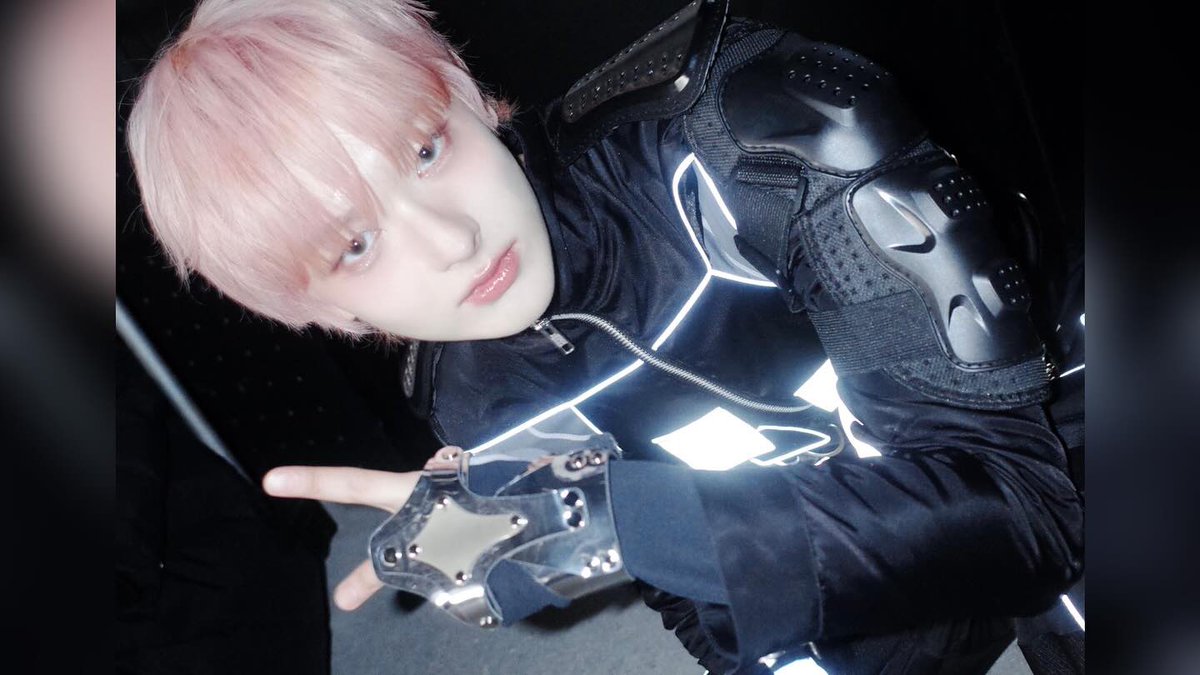 ohzbbi's tweet photo. 정말 멋졌음 테크웨어에 핑머 그리고 쭌잘 얼굴... 
모든 게 완벽한 공개 영상이였다고 생각합니다 https://t.co/sQwrob5fzl