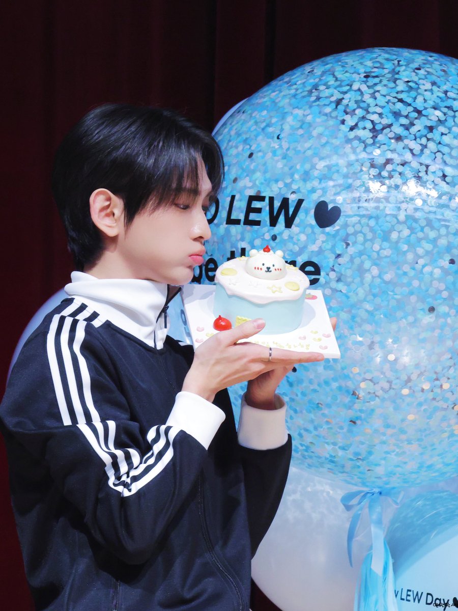 🧸∷ 

생일 추카행~

#HAPPY_LEW_DAY
#LEW  #템페스트 #TEMPEST
#의웅 #이의웅 #웅이
#tpst #TPST
