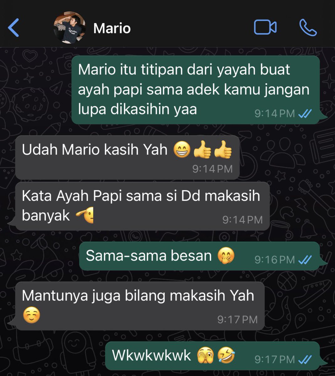 kimkwonism's tweet photo. yayah lumayan sering ngobrol sama mario. yayah pembaik. #supportanak #bahagiaanakbahagiaku https://t.co/xsjIqmh4yD