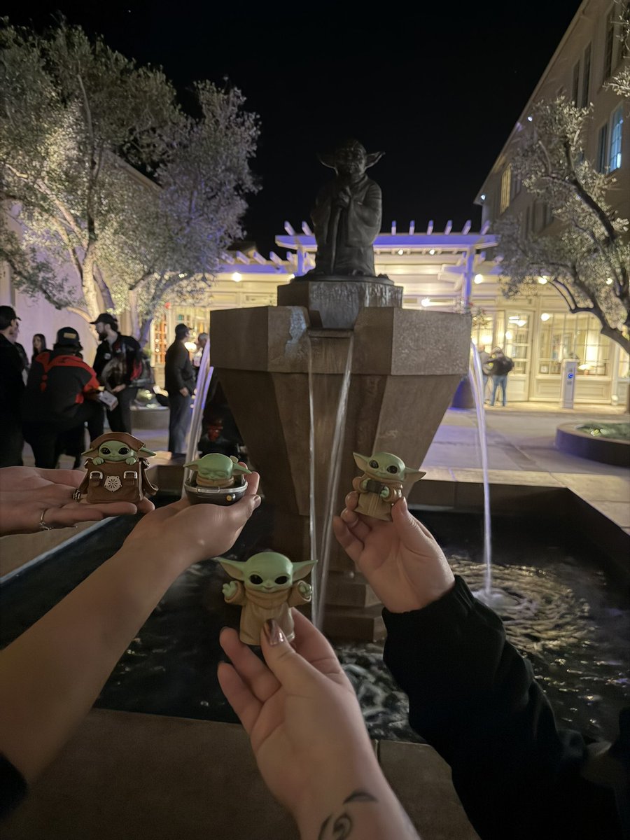 mo-ul shadow lord💋🪩✨ tweet media