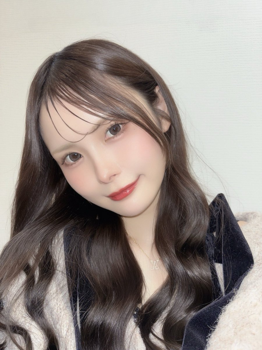 ティナ tweet media