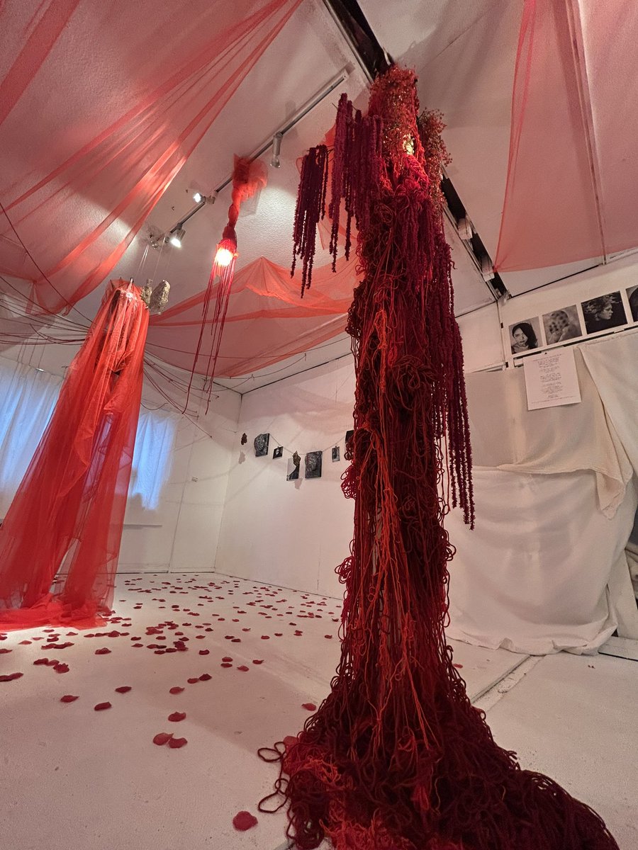 KanaLaru's tweet photo. iris
朧夜千洋さんとasukaさんの二人展
展示空間とそれぞれの造形と写真の作品もとても良くて、見るのもそして写真撮るのも楽しい
4月18日まで、nowhere coffeeさんにて
イベント17.18日にあるのでこちらも要チェック✨️
@mkly2019 
@NowhereHokkaido https://t.co/JOl6LLmrPA