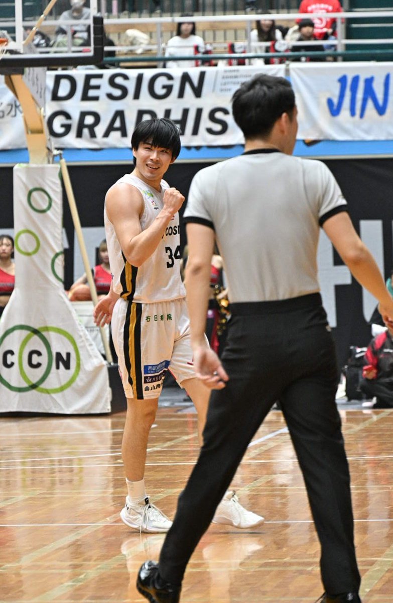 あきま tweet media