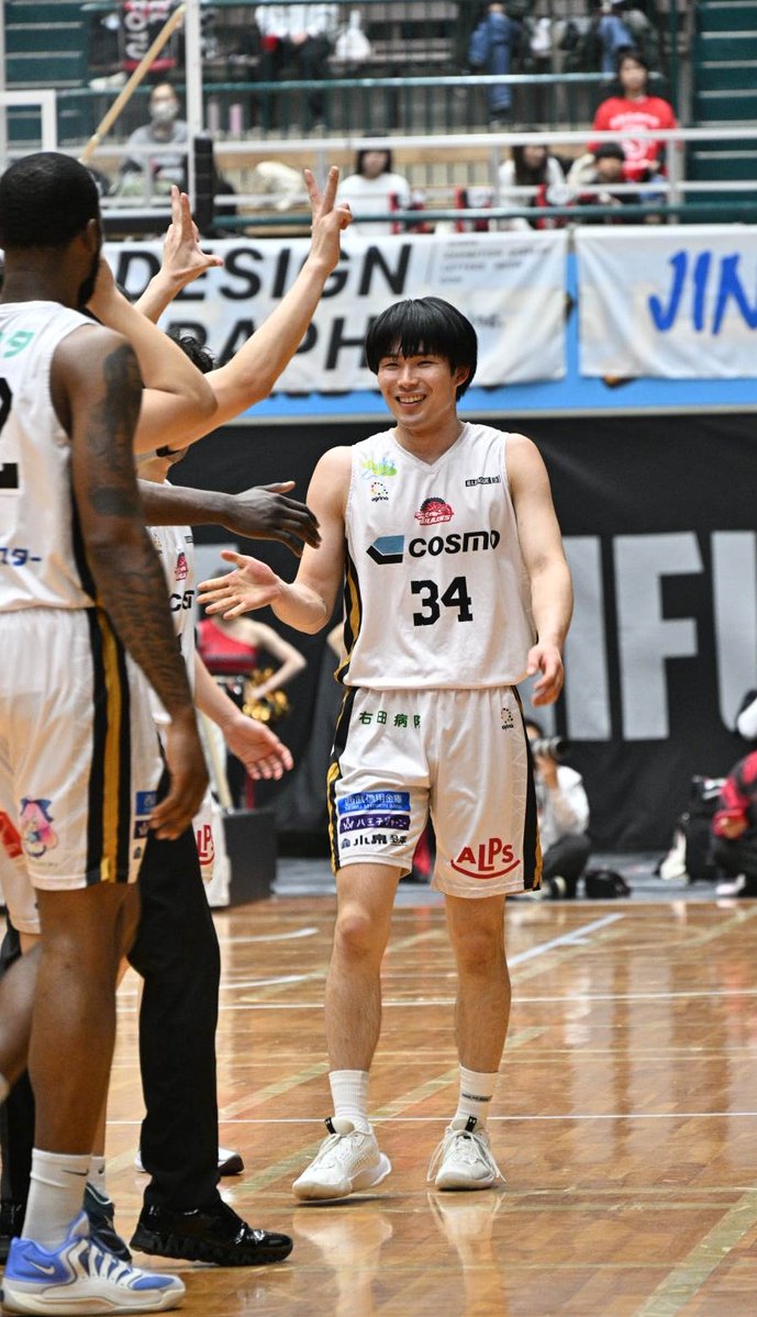 あきま tweet media