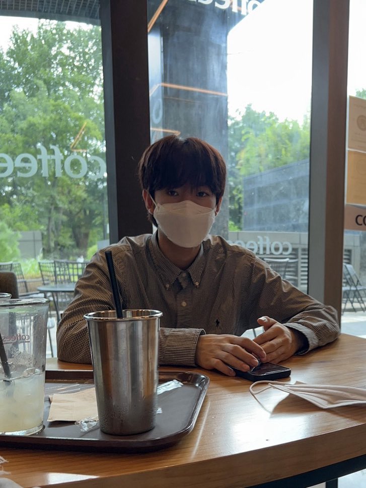 nct_wish_'s tweet photo. 練習生時代のユウシを公開するシオンやばい😭😭😭😭😭😭😭 https://t.co/kyA88qC56V