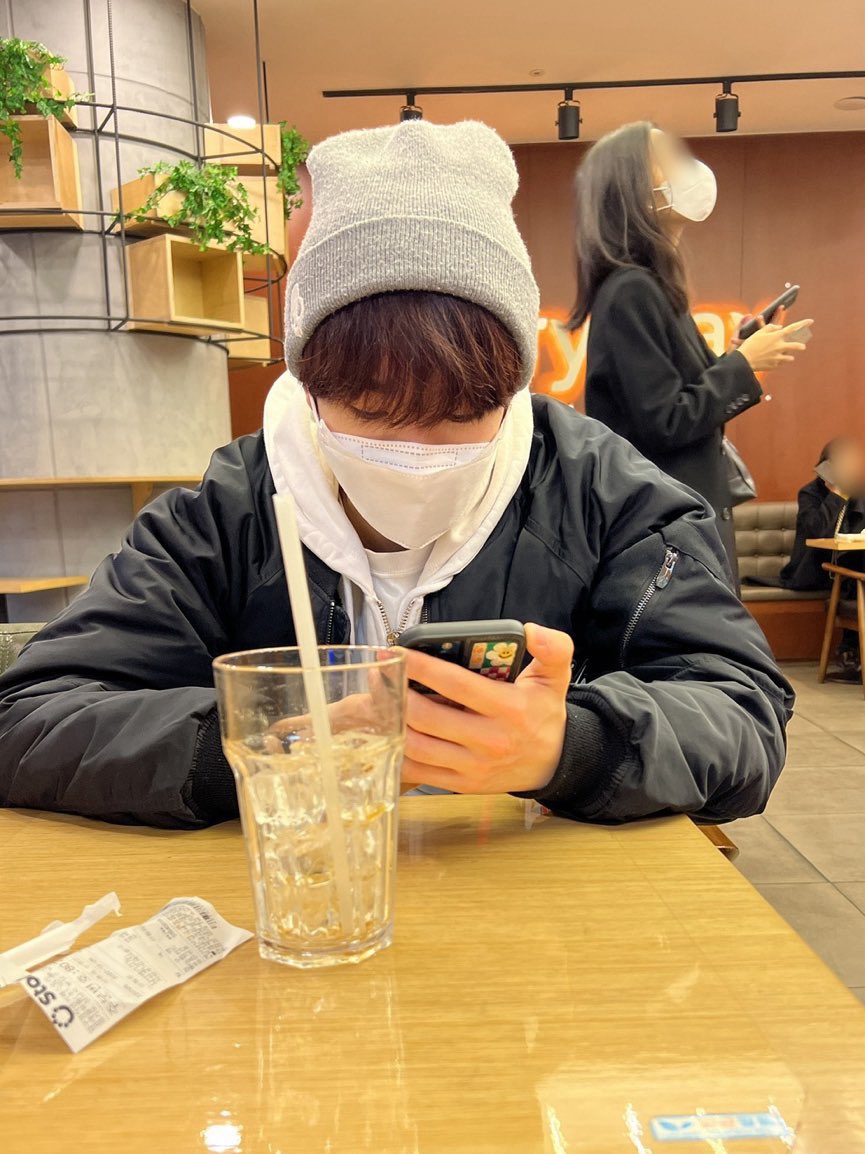 nct_wish_'s tweet photo. 練習生時代のユウシを公開するシオンやばい😭😭😭😭😭😭😭 https://t.co/kyA88qC56V
